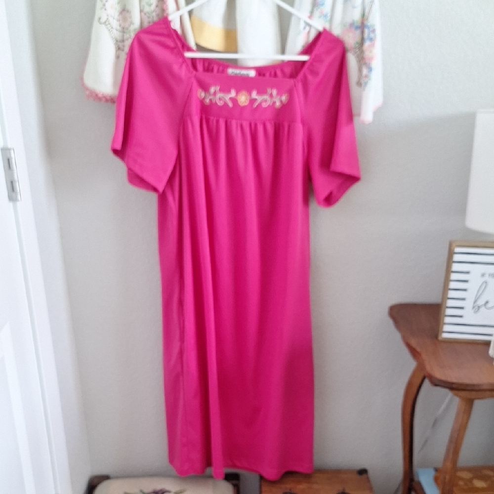 Antthony Fuchsia Embroidered Nightgown